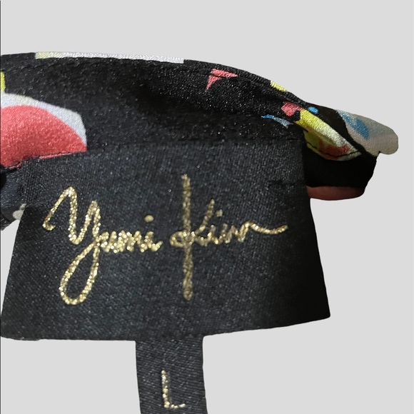 Yumi Kim romper size Large black with pink/yellow/blue flowers - Picture 5 of 8